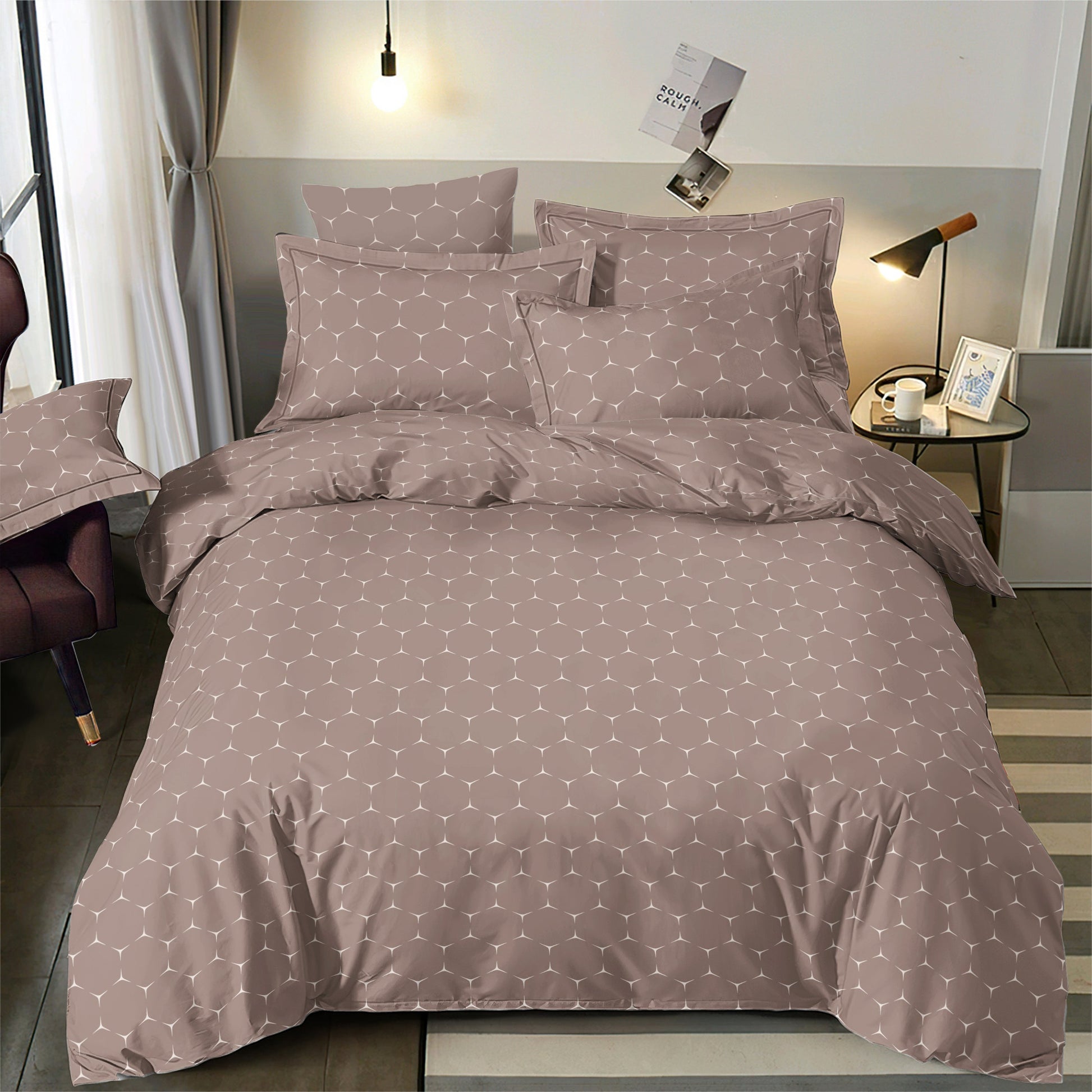 100% Kokvilnas audums - brūns abstrakts raksts 220cm 146 g/m²