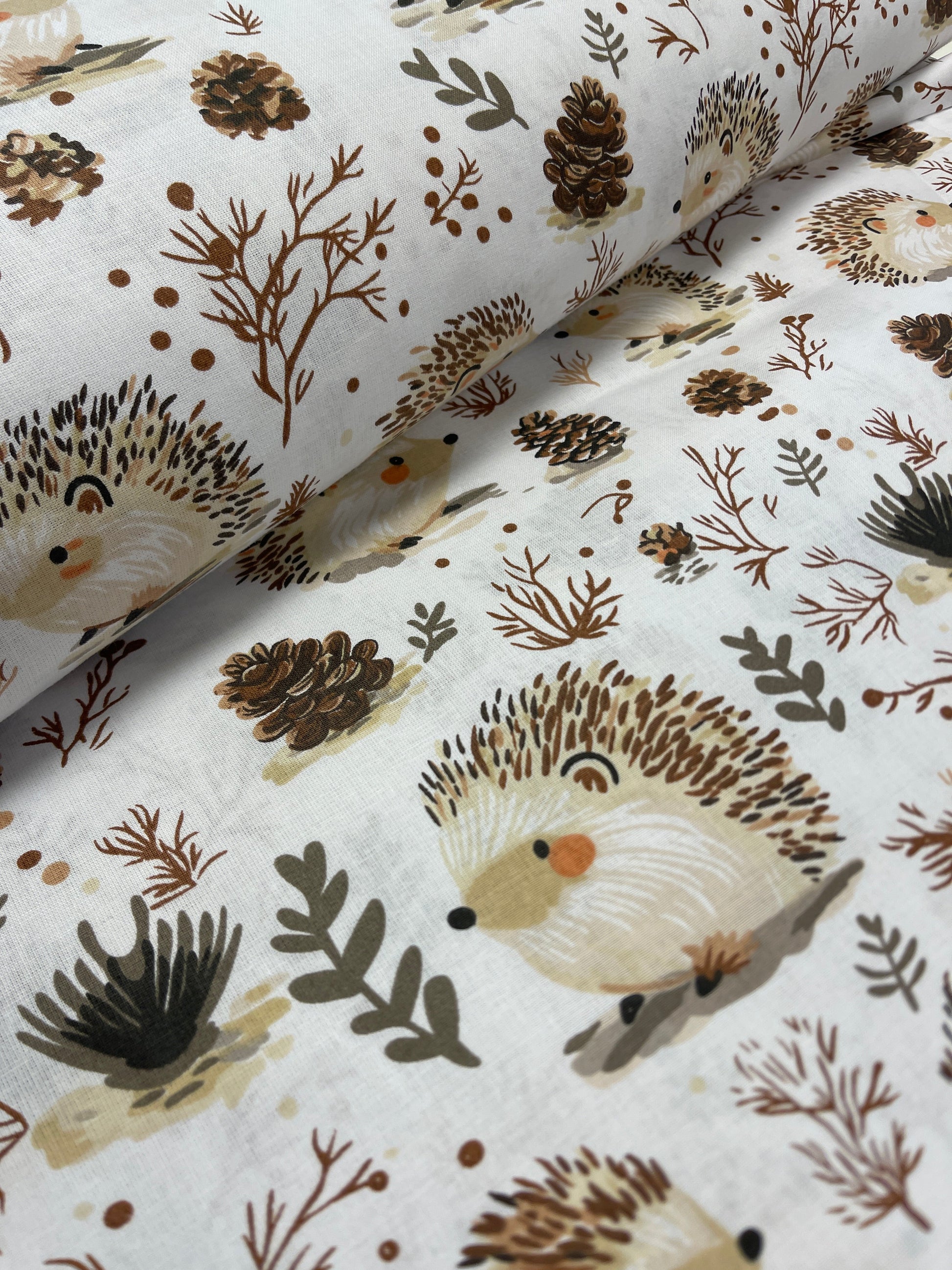 100% Kokvilnas audums - eži 125 g/m²