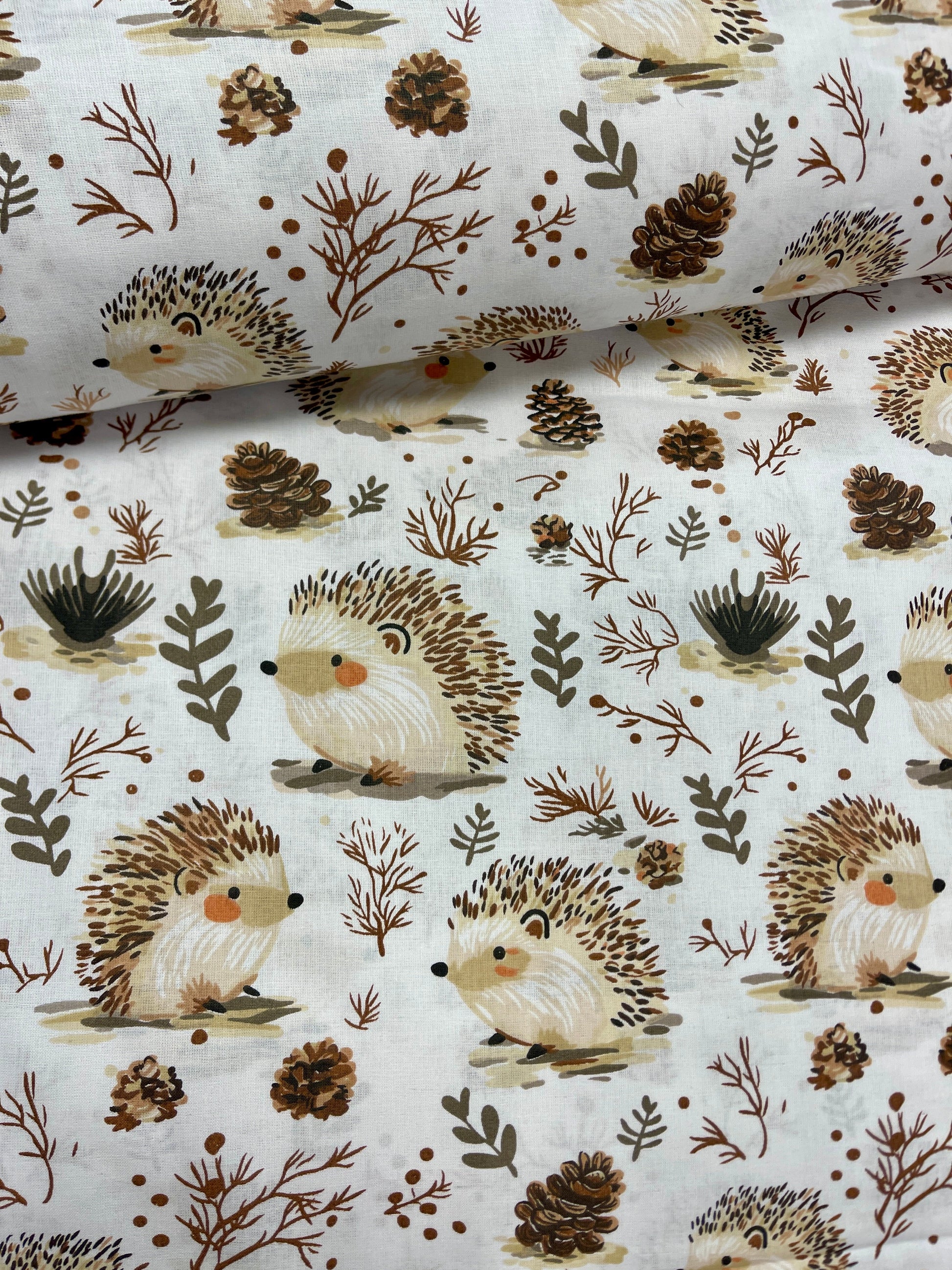 100% Kokvilnas audums - eži 125 g/m²