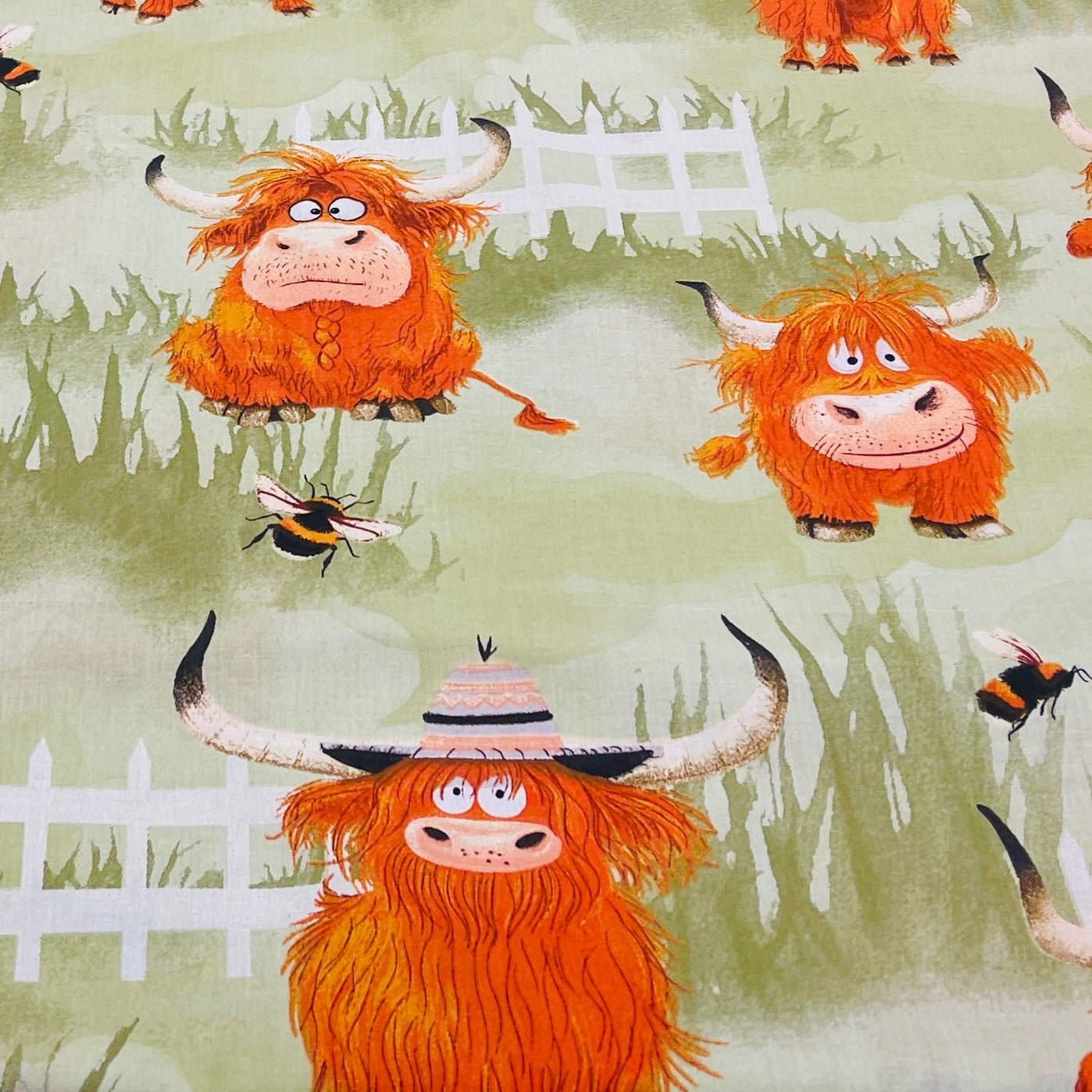 100% Kokvilnas audums - jautrie bullīši 125 g/m²