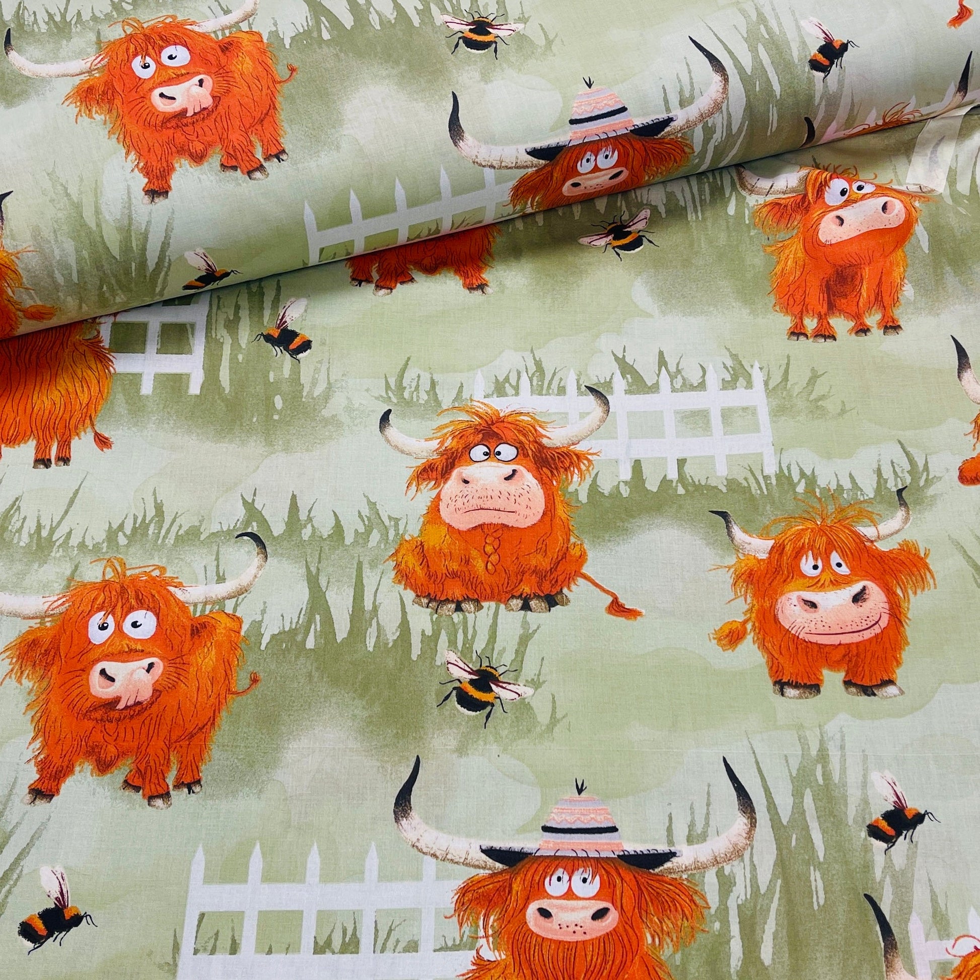 100% Kokvilnas audums - jautrie bullīši 125 g/m²