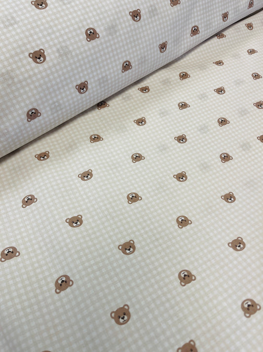 100% Kokvilnas audums - lācīši uz rūtaina fona 125 g/m²