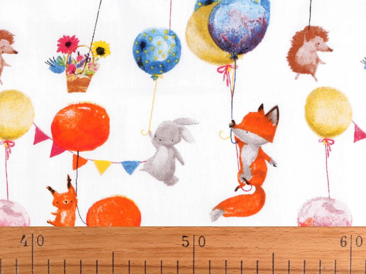 Attēls ar 100% Kokvilnas audums - lapsa ar baloniem 125 g/m² – pieejams Šarlotes audumi