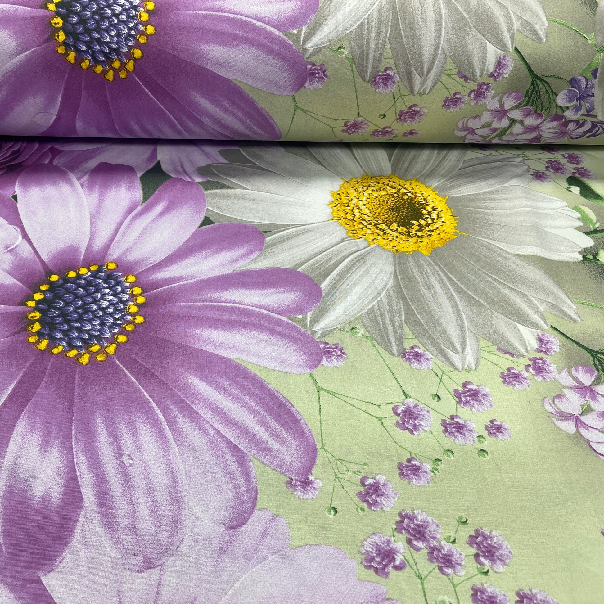 100% Kokvilnas audums - margrietiņas un rozes 220cm 146 g/m²