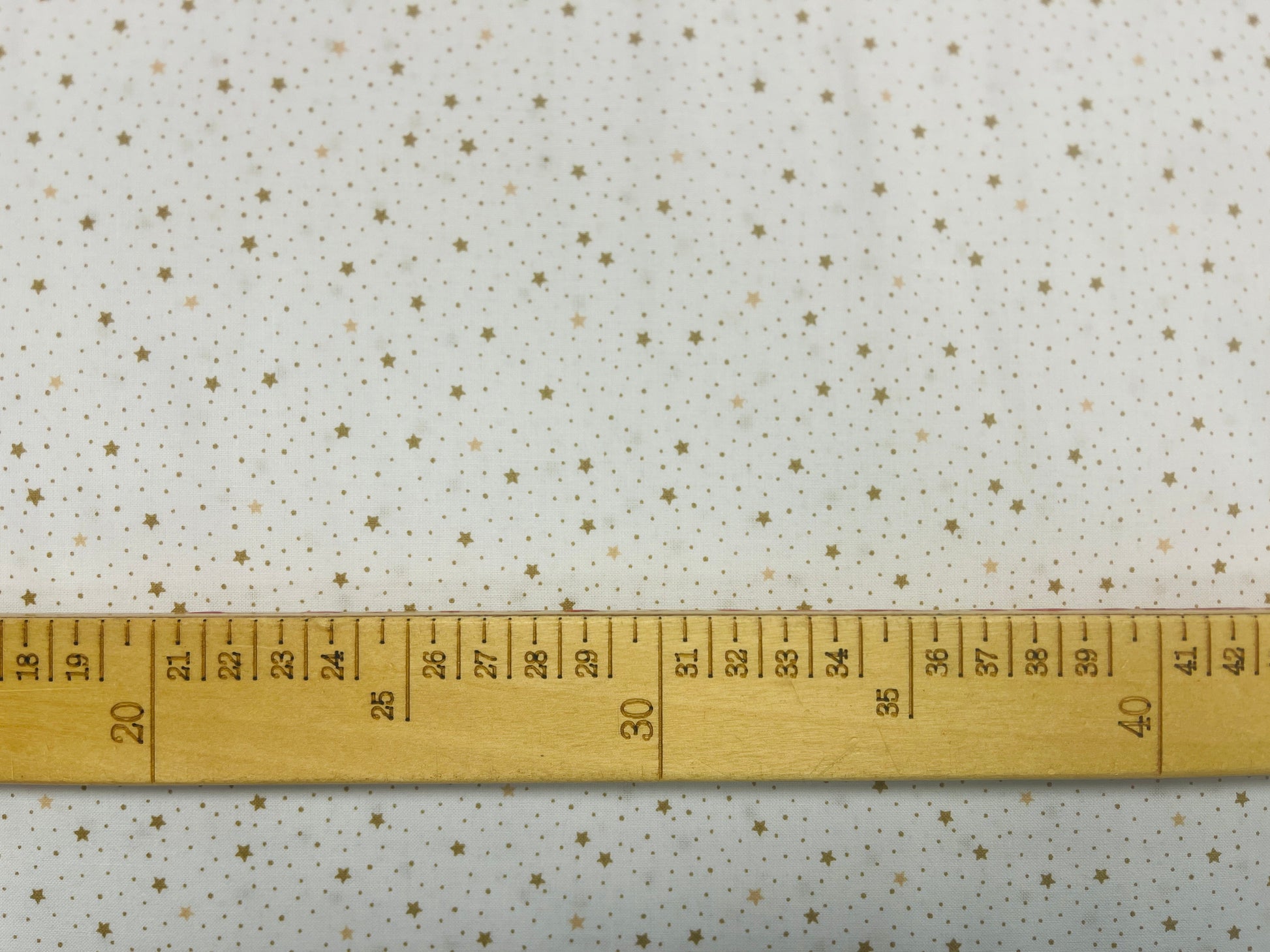 100% Kokvilnas audums - mazas zvaigznītes 125 g/m²