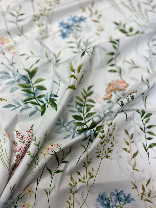 Image with 100% cotton fabric - meadow plants 125 g/m² – available at Šarlotes audumi