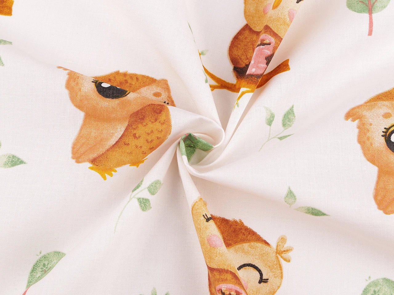 100% Kokvilnas audums - pūcītes uz pienbalta fona 125 g/m²