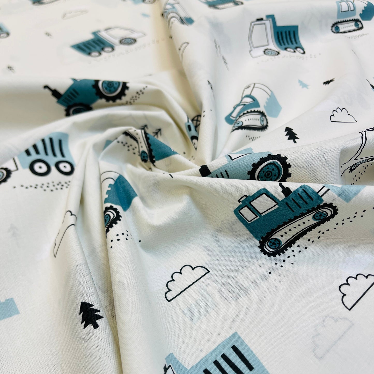 Attēls ar 100% Kokvilnas audums - traktori 125 g/m – pieejams Šarlotes audumi