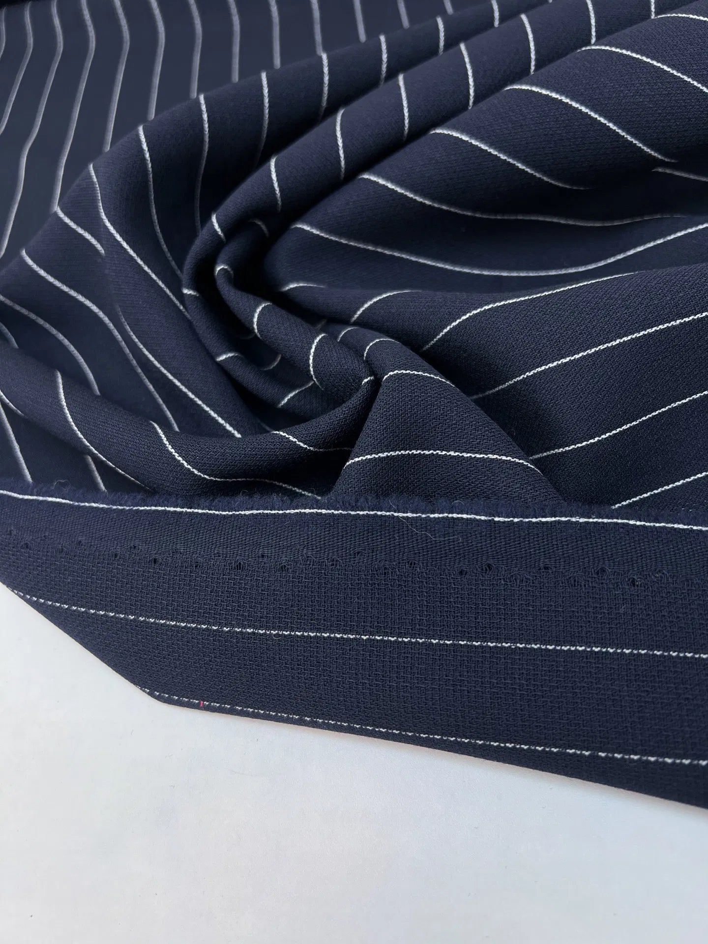 100% Vilnas audums - tumši zils ar baltām svītrām 230 g/m²