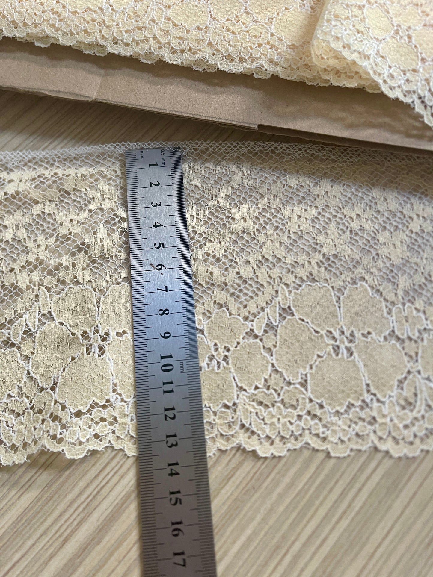 Mežģīne 13 cm-dzeltena