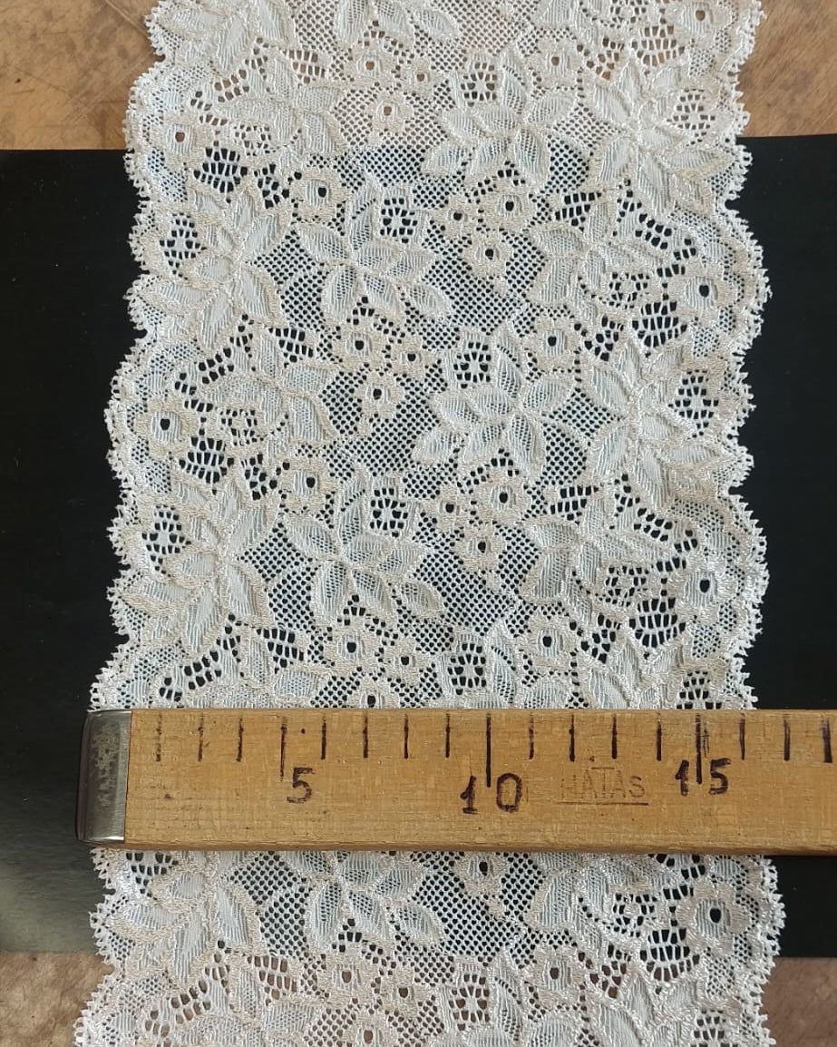 Elastīga mežģīne 16 cm-pērļu balts