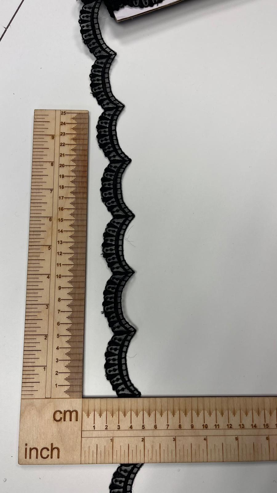 Mežģīne viļņveidīga 3 cm-melna