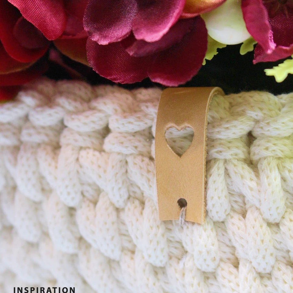 Ādas etiķete ar sirds izgriezumu tonis #6