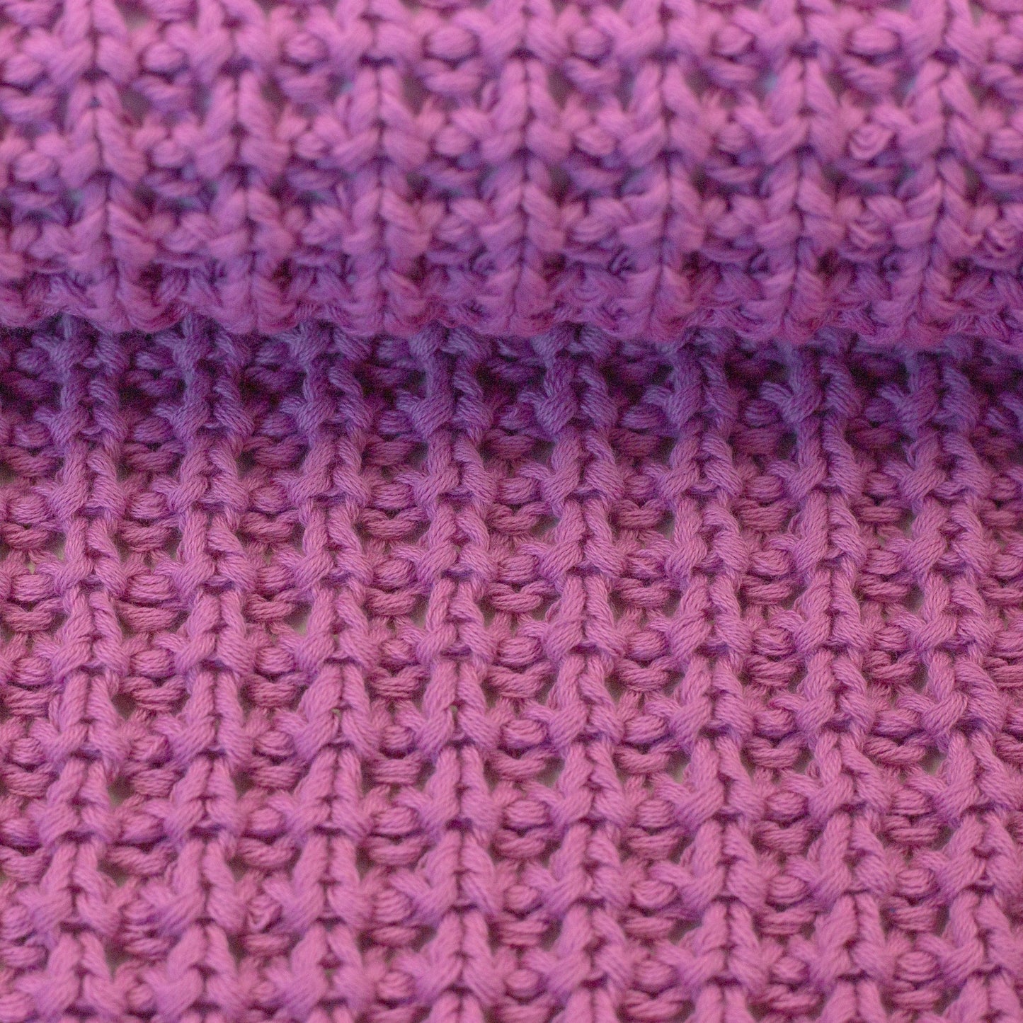 Attēls ar Biezs 100 % kokvilnas adījums - rozā 615 g/m² – pieejams Šarlotes audumi