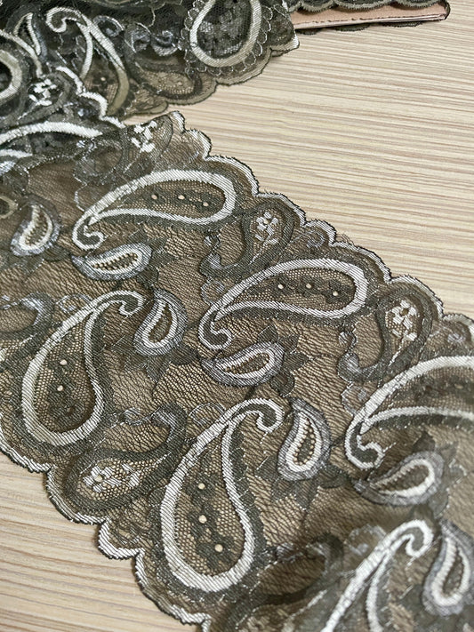 Image of elastic lace 16 cm - khaki green – available at Šarlotes audumi