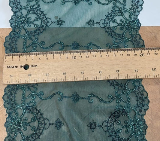 Nuotrauka su elastingais nėriniais, 20 cm, žalia – galima įsigyti Šarlotes audumi