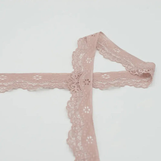 Attēls ar Elastīgā mežģīne 3 cm - pūderrozā – pieejams Šarlotes audumi