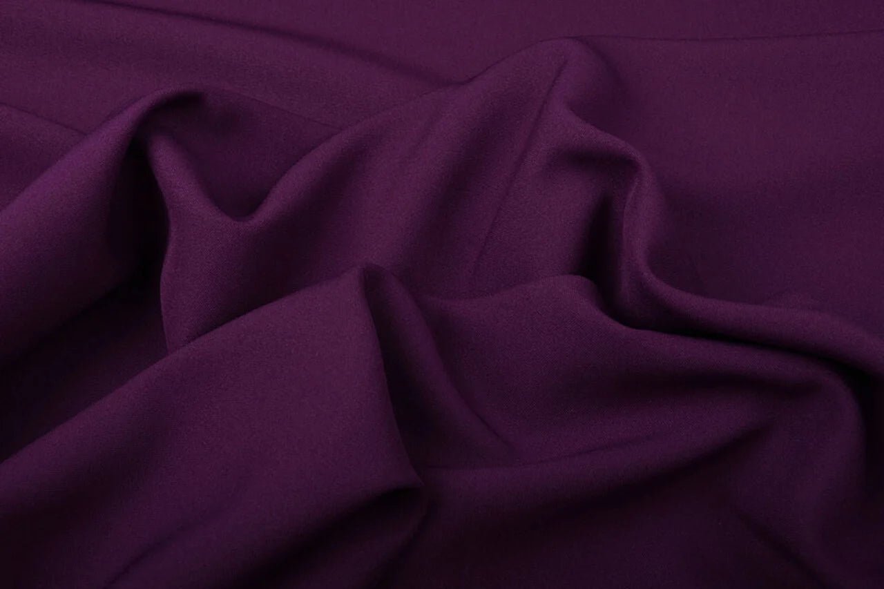 Attēls ar Gabardīns-tumši lillā 180 g/m² – pieejams Šarlotes audumi
