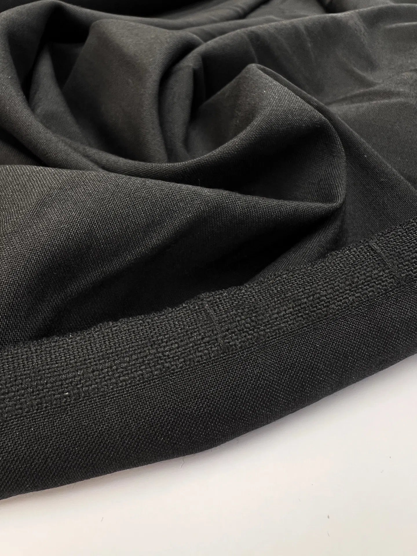 Itālijas kostīmaudums | 75% vilna | 25% poliamīds | 220 g/m² | 150 cm | Melns