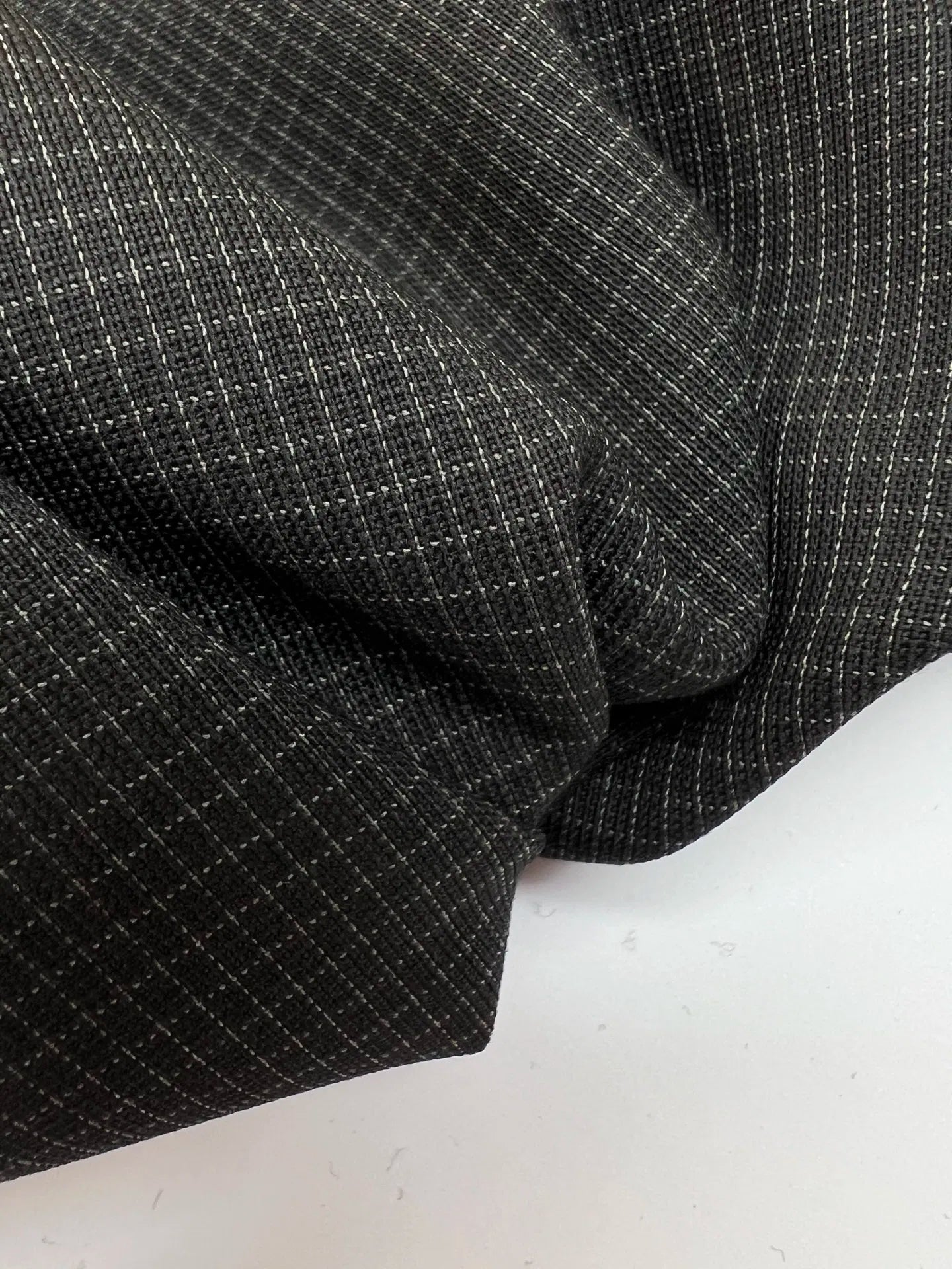 Itālijas vilnas audums | 100% vilna | 180 g/m² | 155 cm | Rūtains pelēks - melns