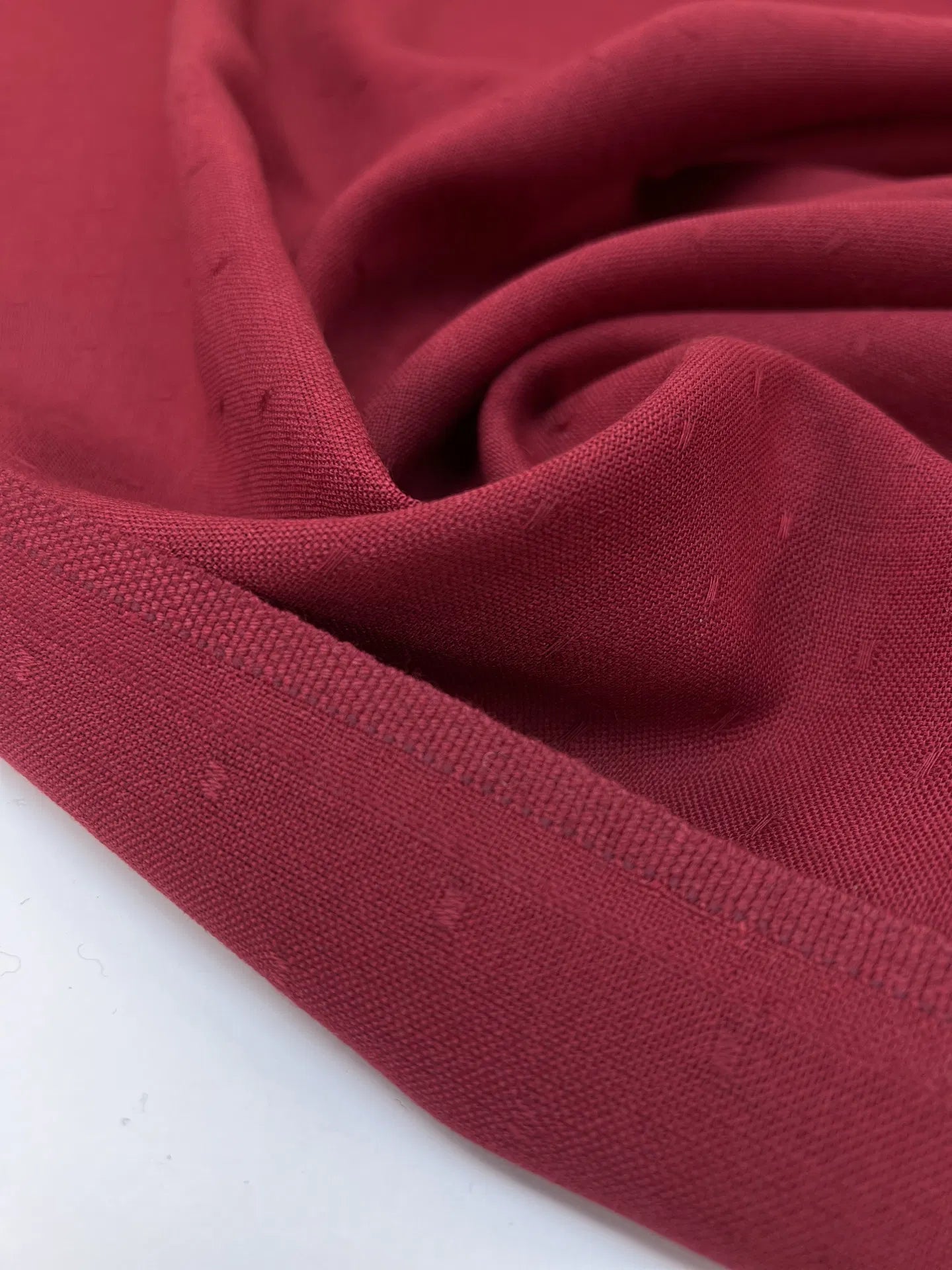 Itālijas žakarda kostīmaudums | 65% vilna | 35% poliesters | 190 g/m² | 150 cm | Sarkans