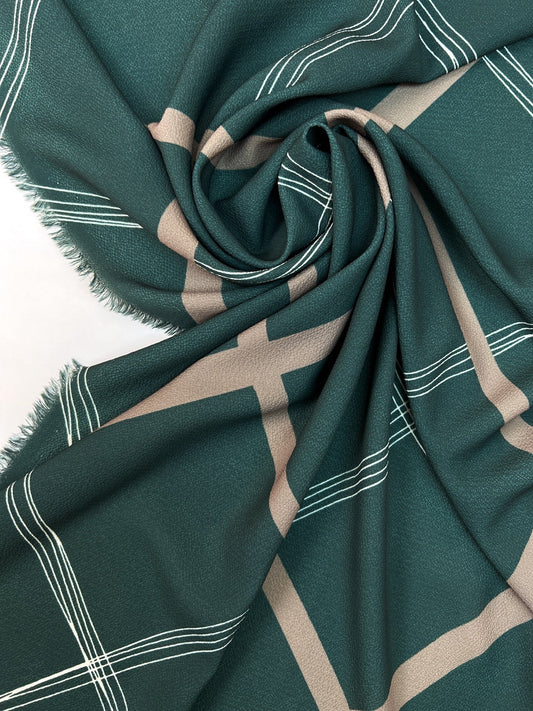 Attēls ar Itāļu krepa audums ar ģeometrisku rakstu | Poliesters 94% Elastāns 6% | 150 cm – pieejams Šarlotes audumi