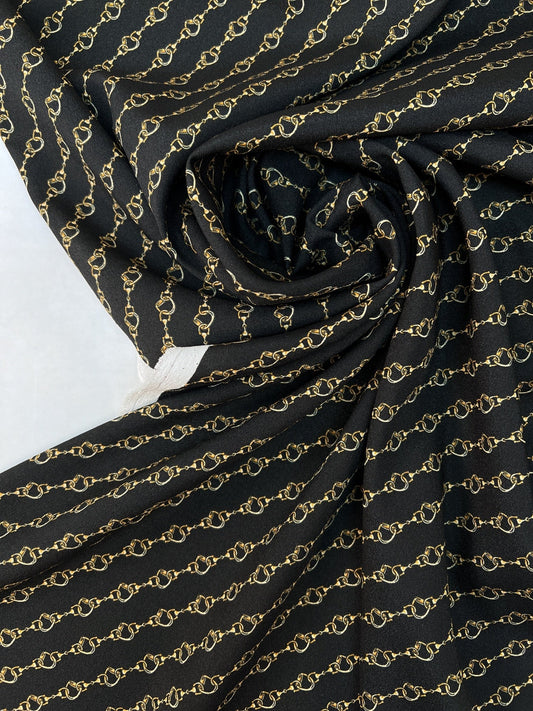 Attēls ar Itāļu krepa audums ar ķēdīšu rakstu | Poliesters 100% | 152 cm – pieejams Šarlotes audumi