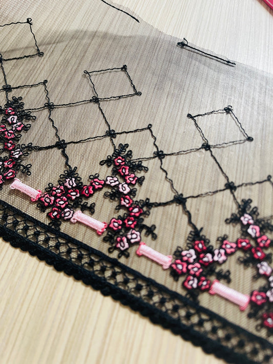 Image with embroidered lace 20 cm - black with pink – available at Charlotte's Fabrics