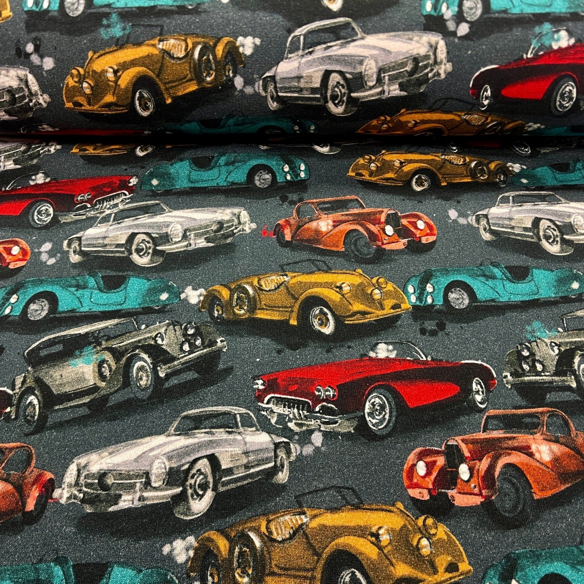 Kokvilnas cilpiņtrikotāža ar siltinājumu - retro automobīļi 240 g/m²