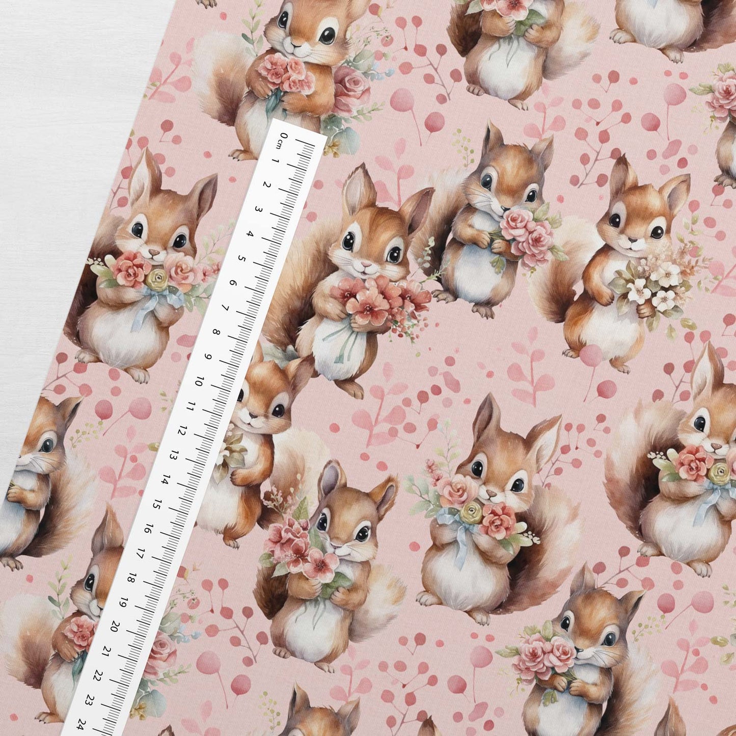 Kokvilnas trikotāža - vāverēns ar ziediem 200 g/m²