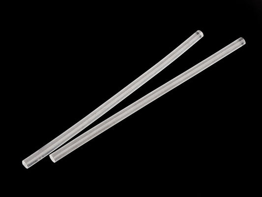 Nuotrauka su 7 mm × 20 cm karštų klijų pistoleto strypeliais, skaidriais ir negelstančiais, 10 vnt. – internetu įsigyjama Šarlotes audumi