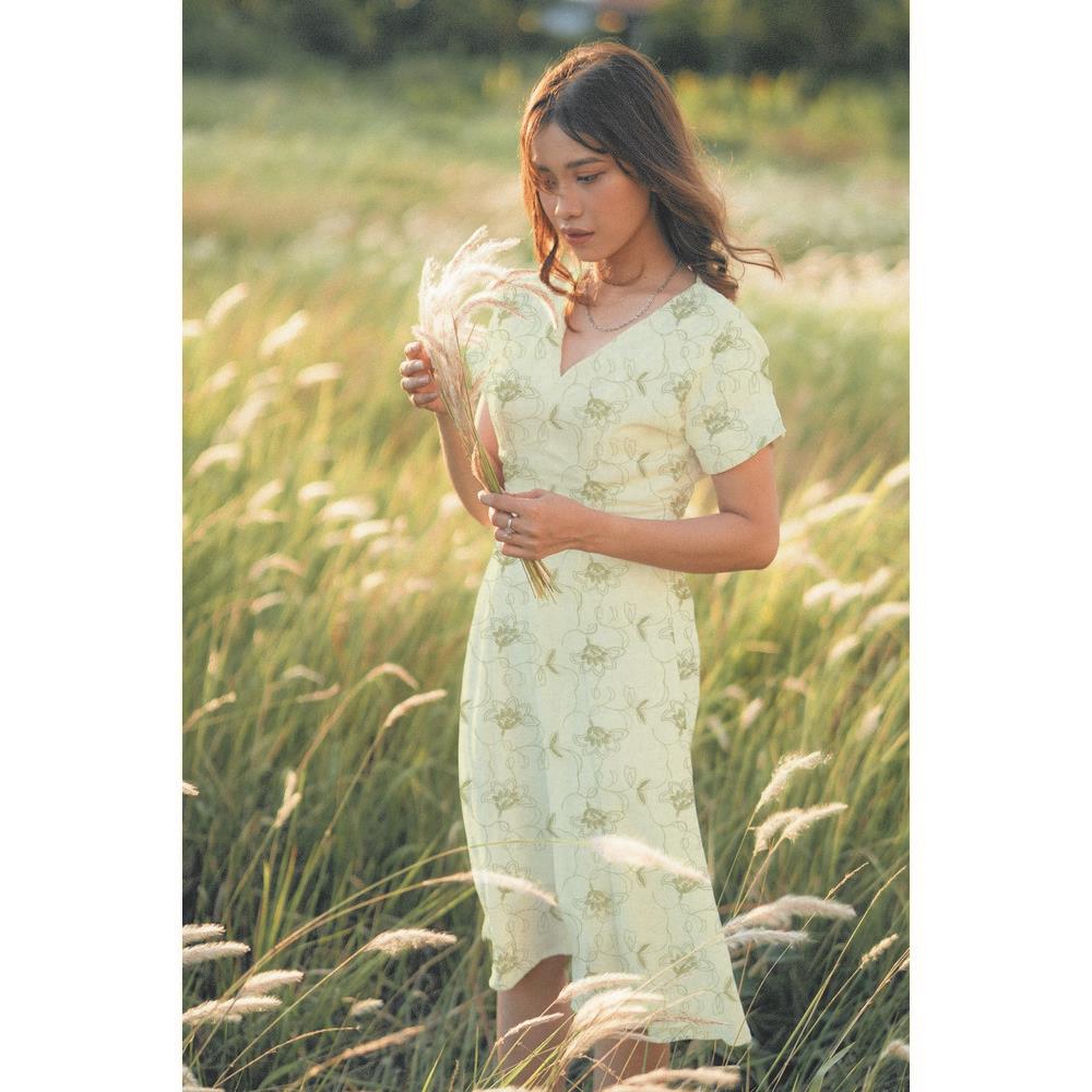 Lins ar viskozi - izšūti ziedi 250 g/m²