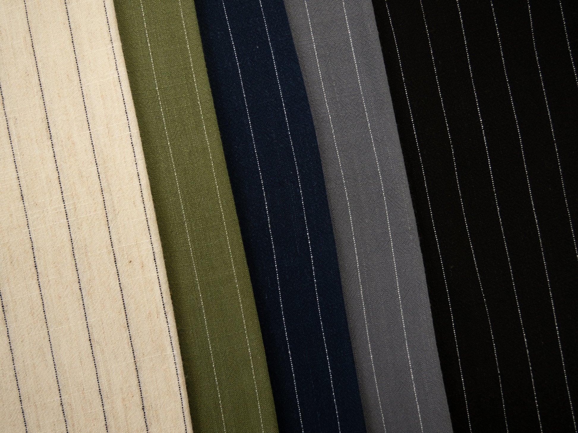 Lins ar viskozi - svītras uz dabīgi bēša fona 200 g/m²