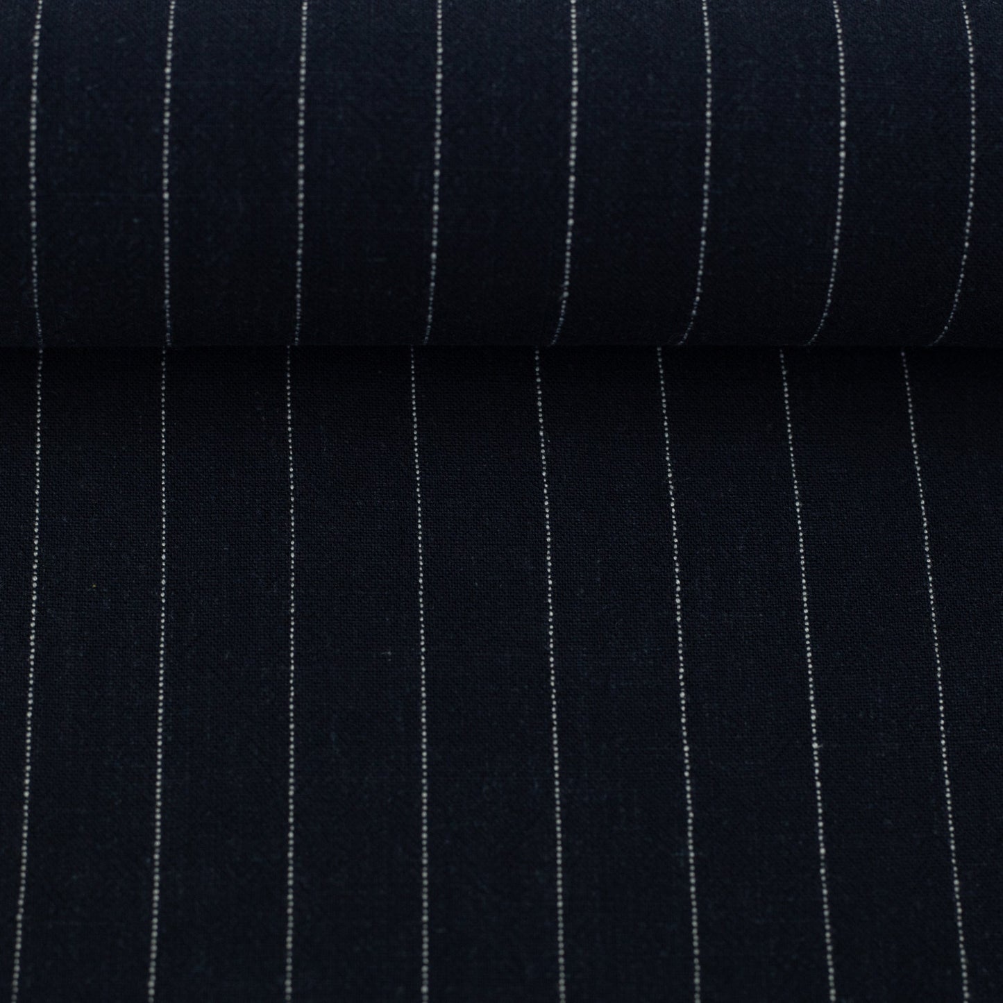 Lins ar viskozi - svītras uz melna fona 200 g/m²