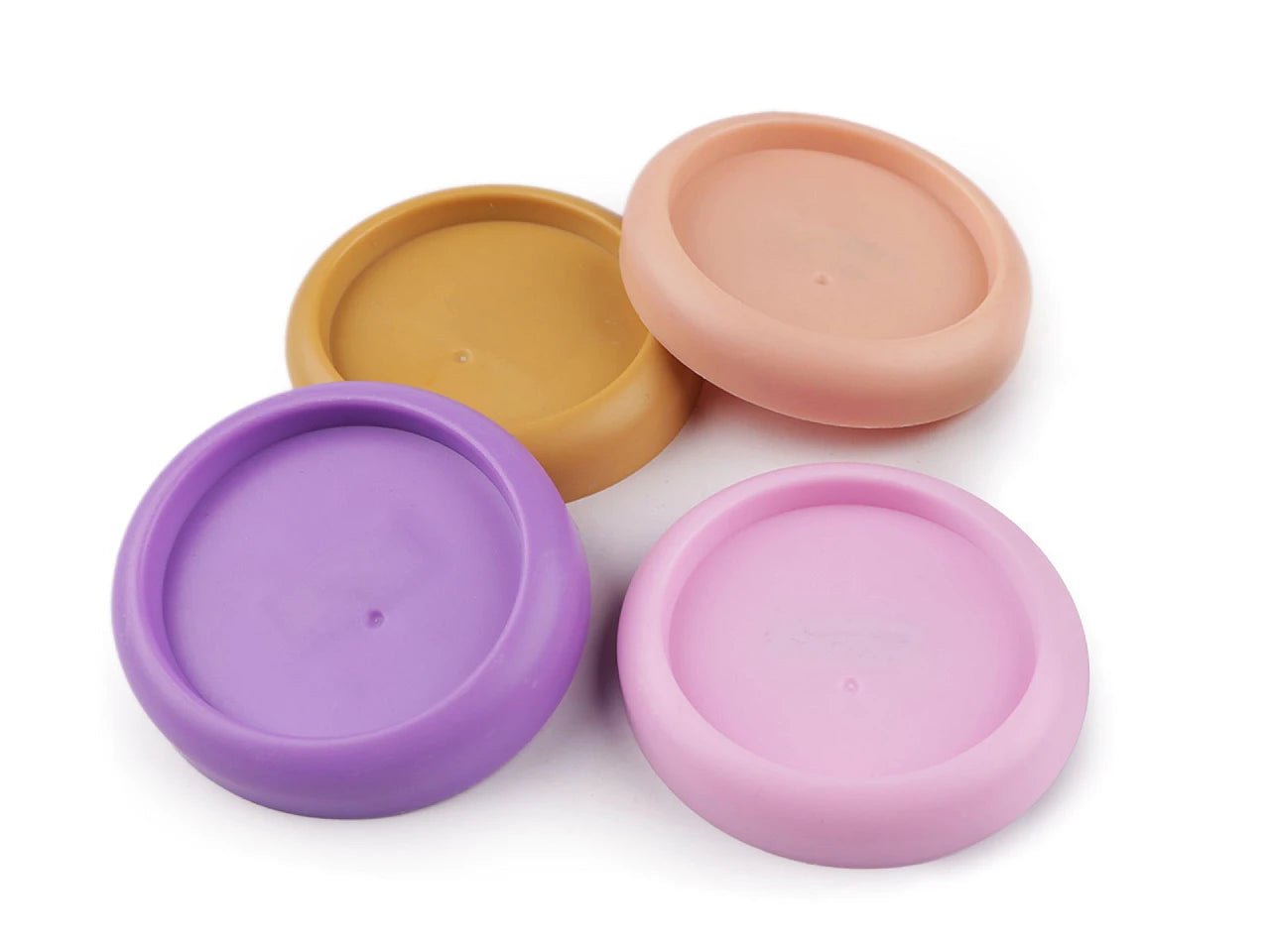 Magnētiskais kniepadatu turētājs