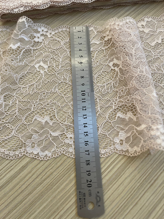 Image with 18 cm lace - powder - available at Charlotte's Fabrics