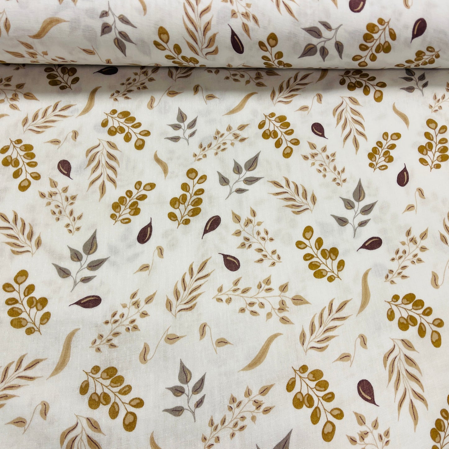 Muslīns - lapiņas brūnos toņos 140 g/m²