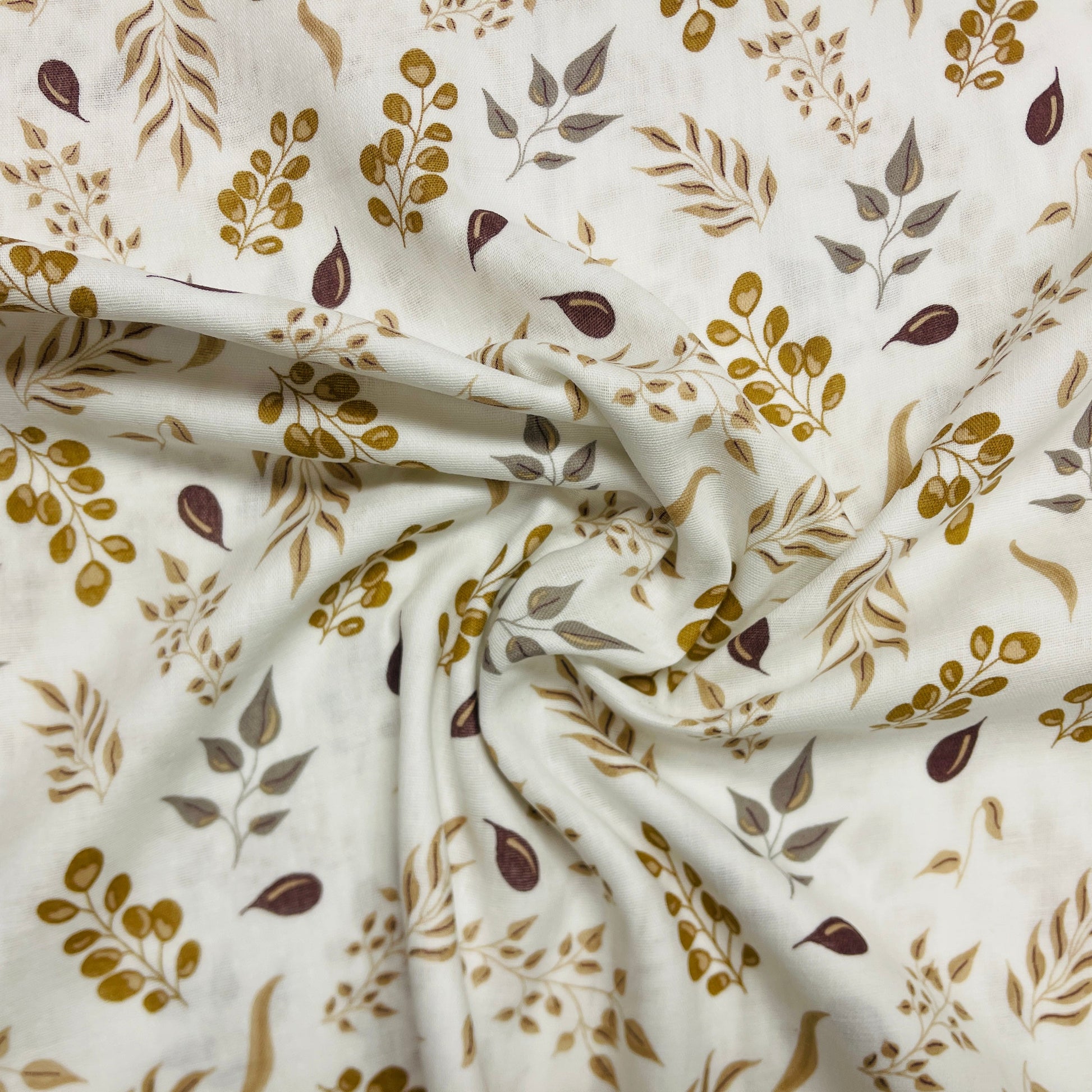 Muslīns - lapiņas brūnos toņos 140 g/m²