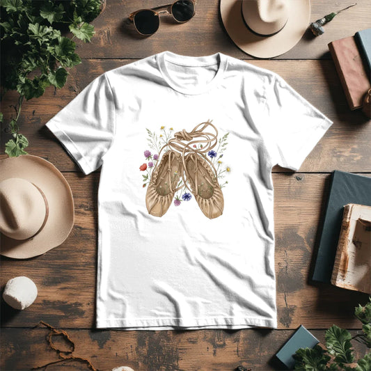 Image of an organic cotton T-shirt "Pastalas" – available at Šarlotes audumi