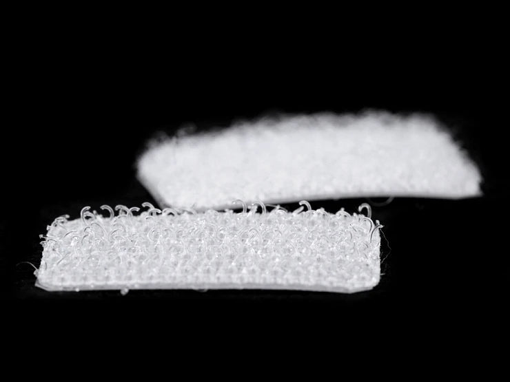 Attēls ar Pašlīmējošie “Velcro” lipekļi (āķis + cilpa) 15×25 mm – pieejams Šarlotes audumi