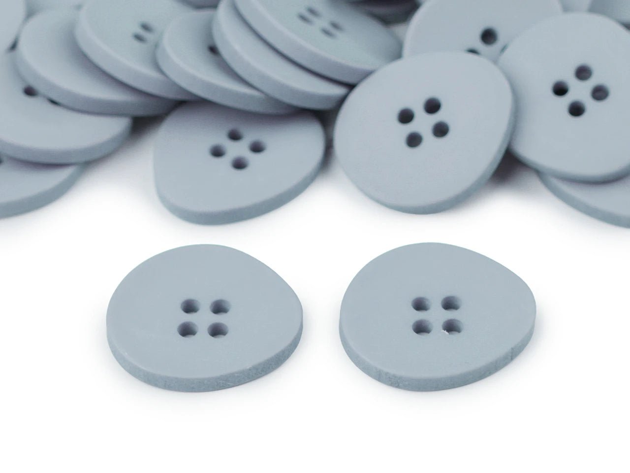 Attēls ar Plastmasas pogas 20 mm|dažadu toņu – pieejams Šarlotes audumi