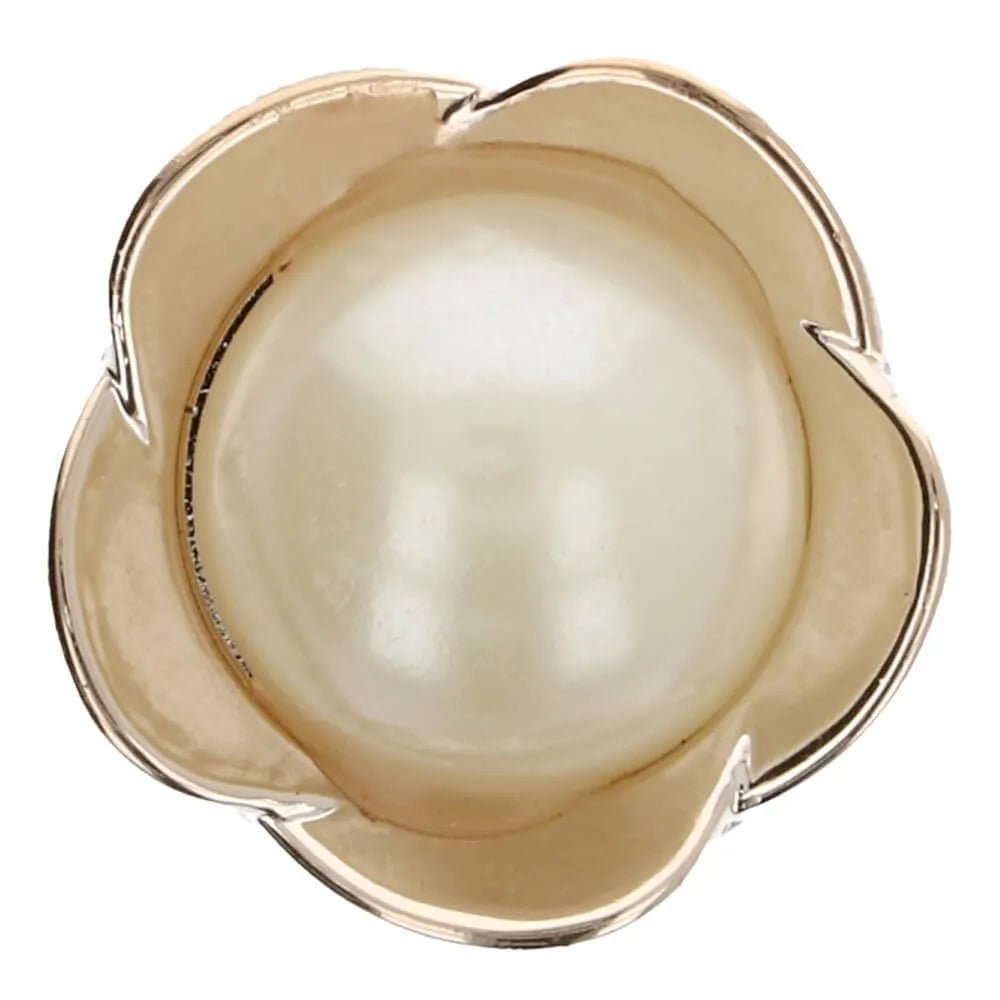 Attēls ar Pogas uz kājiņas 11.2 mm - pērle puķē – pieejams Šarlotes audumi