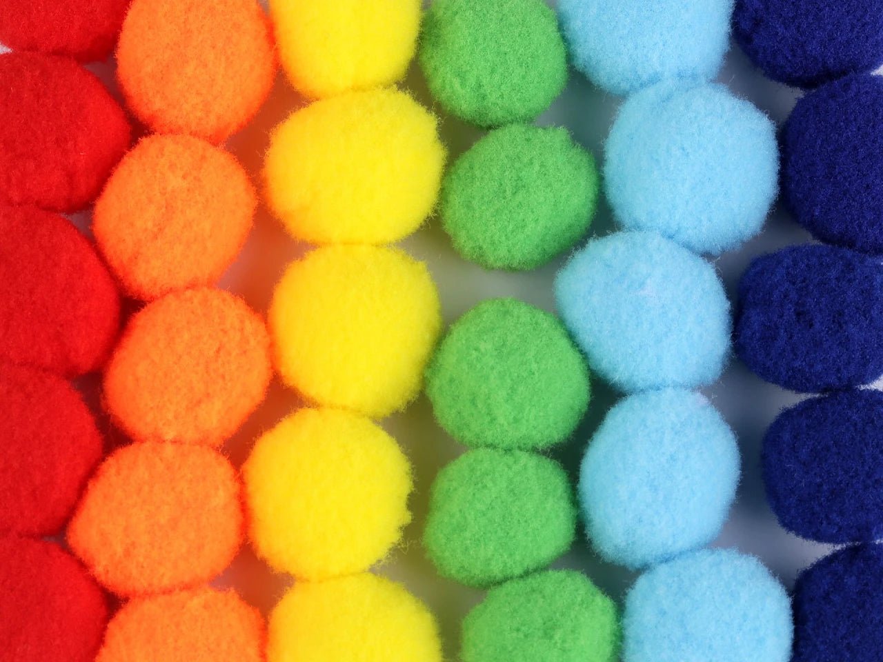 Pomponu komplekts Ø20 mm | 30 gab. | dažādu krāsu varianti