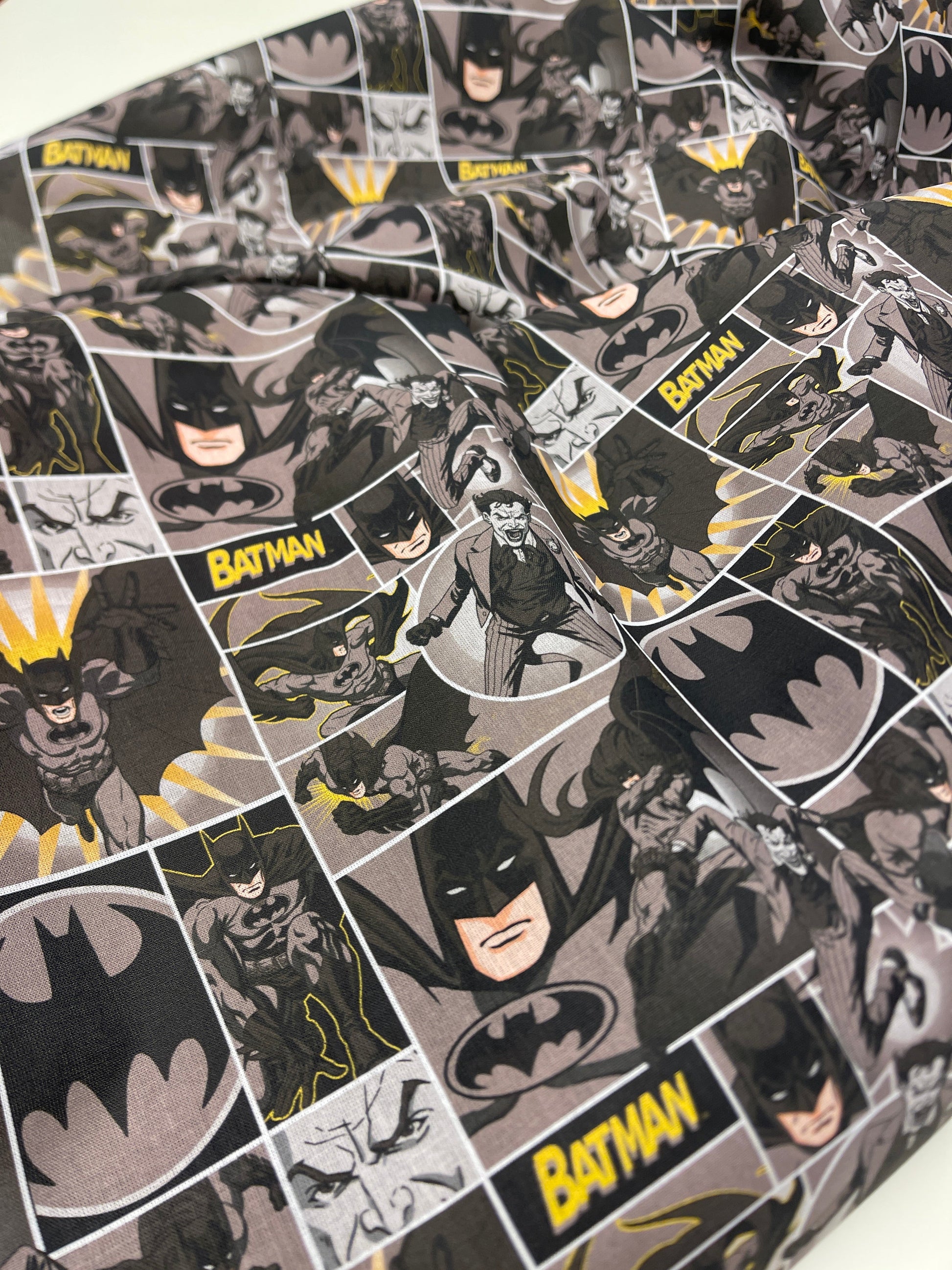 Premium 100% kokvilnas audums - Betmena komikss The Batman ™© 135 g/m²
