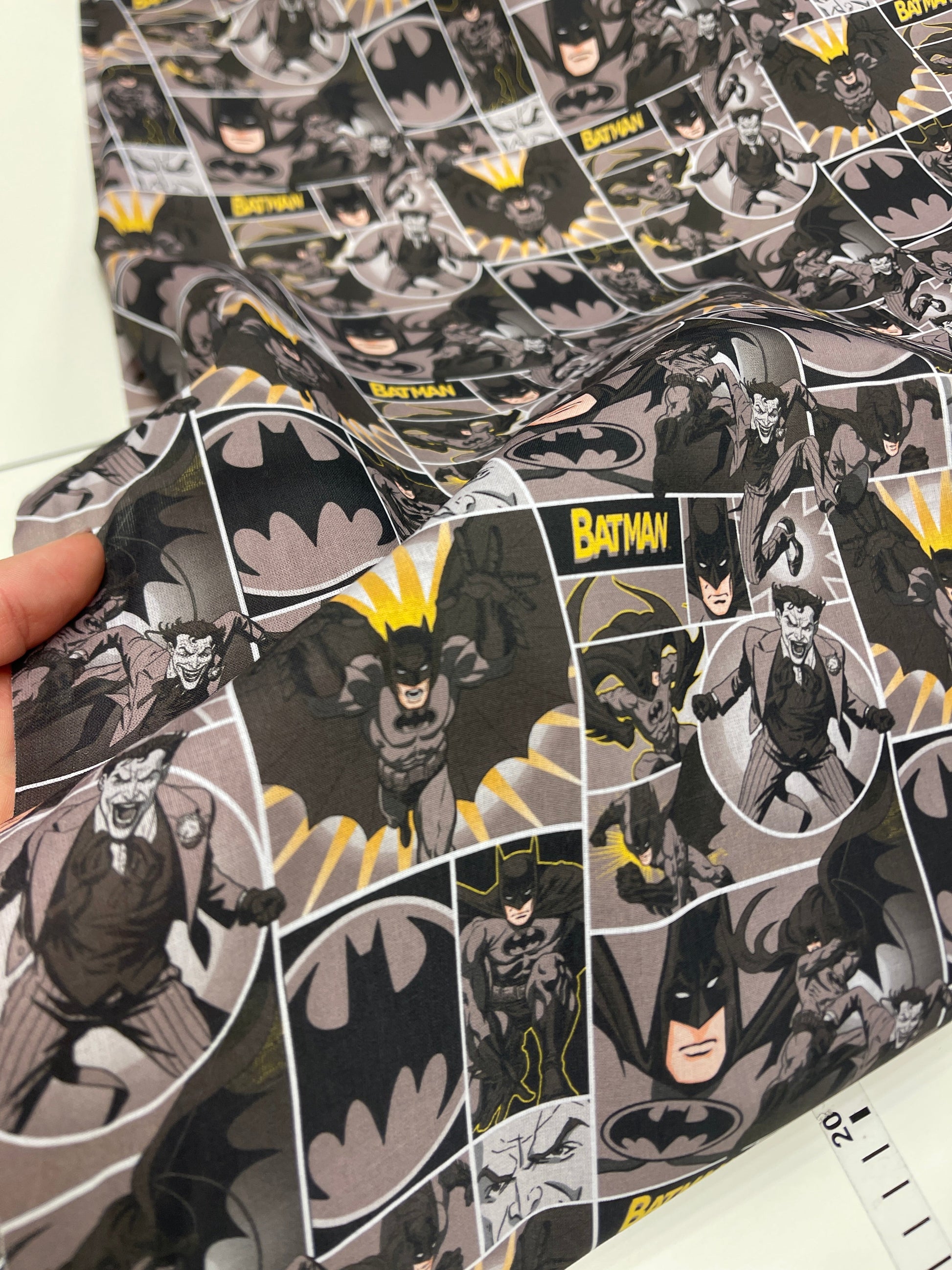 Premium 100% kokvilnas audums - Betmena komikss The Batman ™© 135 g/m²