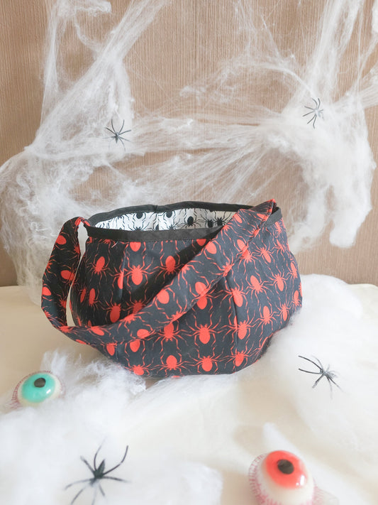 Premium 100% kokvilnas audums - sarkani zirnekļi 130 g/m²