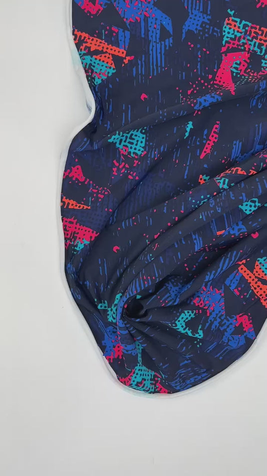 Italijos daugiaspalvis poliesterio–elastano trikotažo audinys sportui | 210 g/m², 135 cm