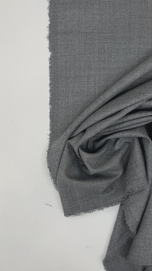 Pēdējais gabaliņš- Vilnas audums ar elastānu-pelēks melanžs 200 g/m²- 42cm