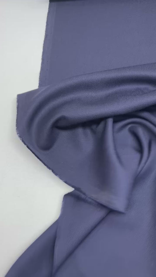 Italijos kostiuminė medžiaga | 52 % vilna | 48 % poliamidas | 300 g/m² | 150 cm