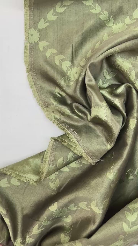 Paskutinis gabalėlis - 100 % šilko žakardas - žalias lapų motyvas 105 g/m² - 24 cm